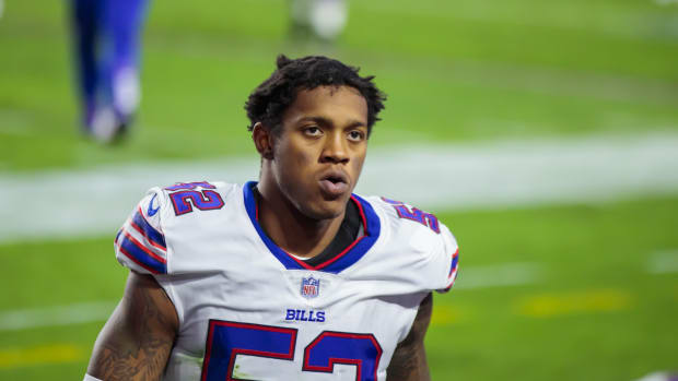 Nov 15, 2020; Glendale, Arizona, USA; Buffalo Bills linebacker Darron Lee (52) against the Arizona Cardinals at State Farm Stadium.